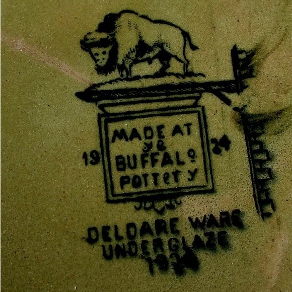 Tea pot.. Antique Buffalo pottery. 1924 Fallowfield hunting scene.Deldare Ware. - Picture 4 of 5